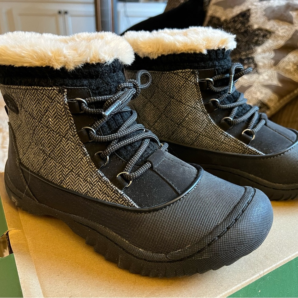 Women’s 7.5 JBU by Jambu boots